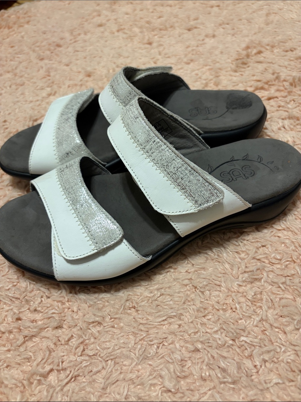 SAS Nudu Leather White Silver Shimmer Comfort Sandal Size 8.5WW - Picture 2 of 11